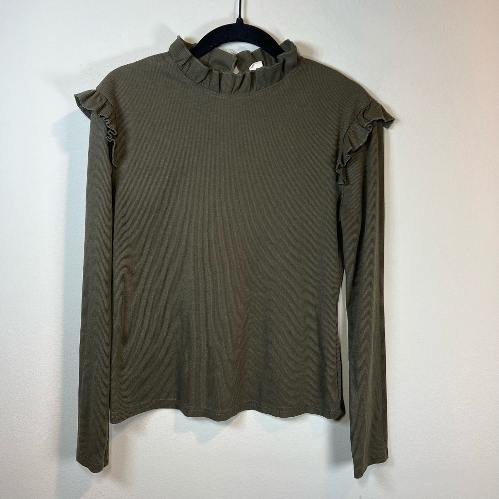 Ribbed Long Sleeve Blouse Shirt Olive Green Ruffle Neck Shoulder Stretch  Medium